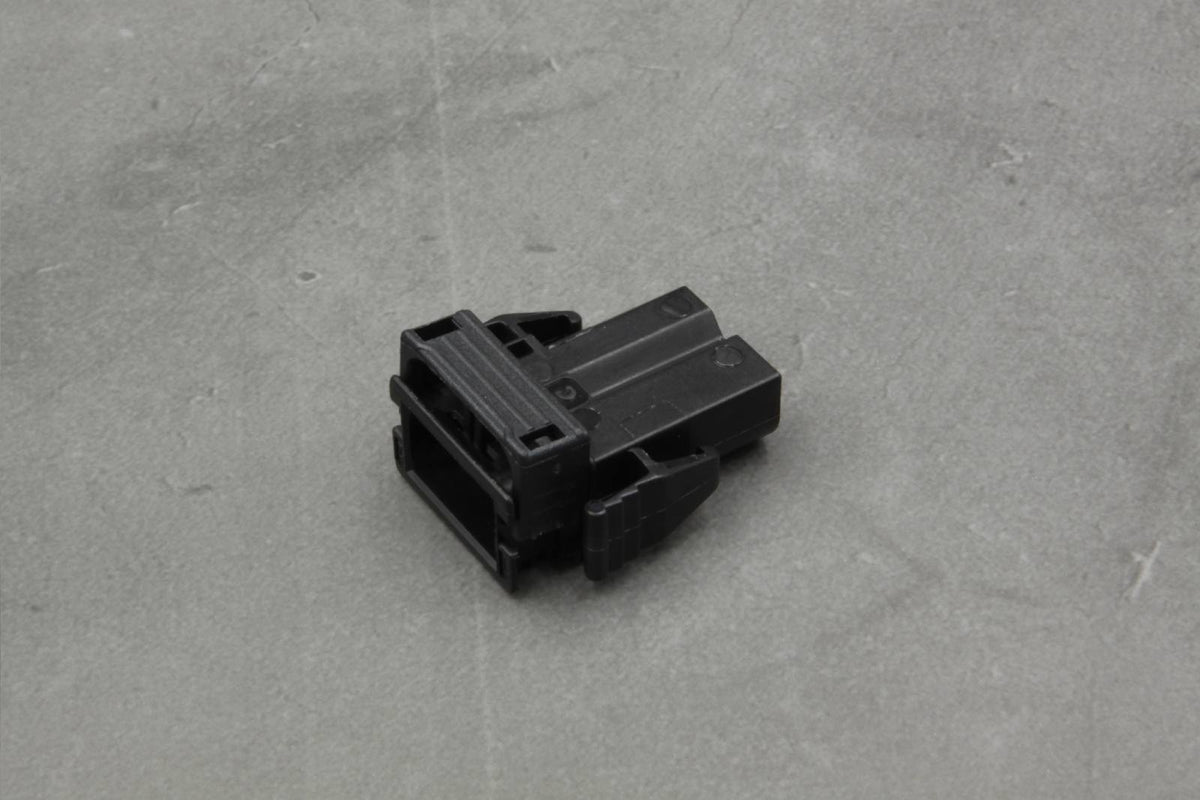 Plug Terminal Black – 61131378400 - E28 / E30 / E31 / E32 / E34 / E36 ...