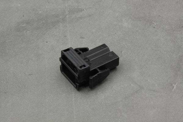 Plug Terminal Straight Black – 61131378400