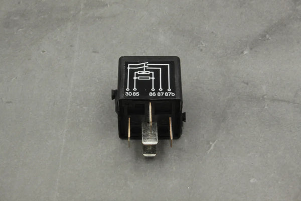 BMW Relay Black – 61368353447