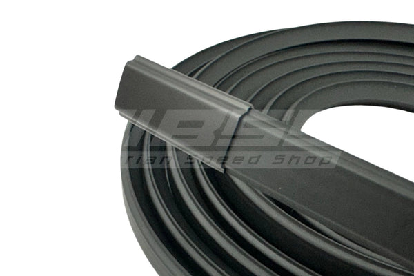 Front Windshield Moulding Set - Black / Early Model